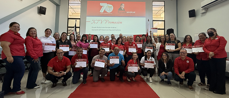 Se graduó la XIV promoción de la Escuela Sindical de APSE “Luisa González Gutiérrez”